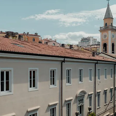 דירה Finestre Su Cavana Historical Center