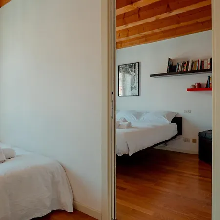 Finestre Su Cavana Historical Center טריאסטה